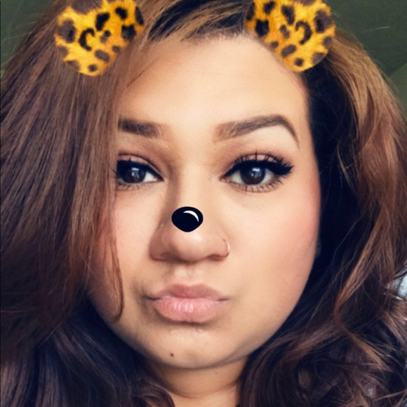 Meet your Posher, Alejandra - Picture 1 of 1